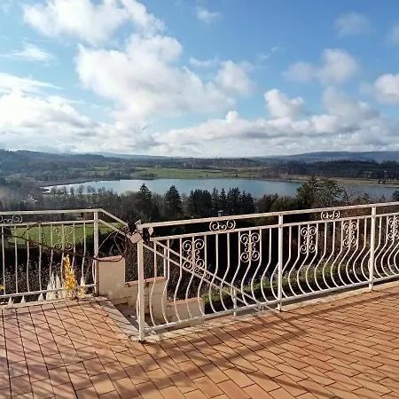 Vaste En Position Dominante Superbe Vue Lacs *